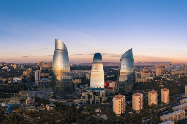 Баку вид на ночной город