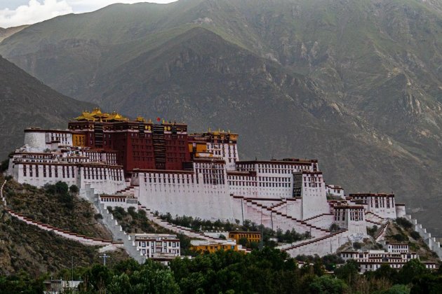 Лхаса, дворец Потала в Тибете
